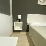 Privatunterkunft Deluxe In Shared In Cristianos Playa Habitacionstanza Air-conditioned