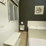 Deluxe In Shared In Cristianos Playa Habitacionstanza Air-conditioned * Arona (Tenerife)