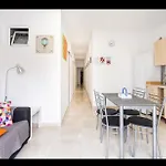 Deluxe In Shared In Cristianos Playa Habitacionstanza Air-conditioned *