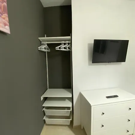 Deluxe In Shared In Cristianos Playa Habitacionstanza Air-conditioned * Arona (Tenerife)