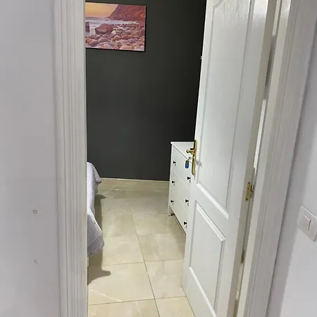 Deluxe In Shared In Cristianos Playa Habitacionstanza Air-conditioned Quarto em Acomodações Particulares
