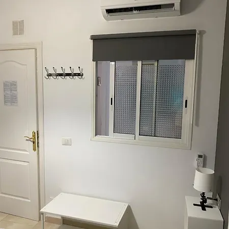 Homestay Deluxe In Shared In Cristianos Playa Habitacionstanza Air-conditioned Arona (Tenerife)