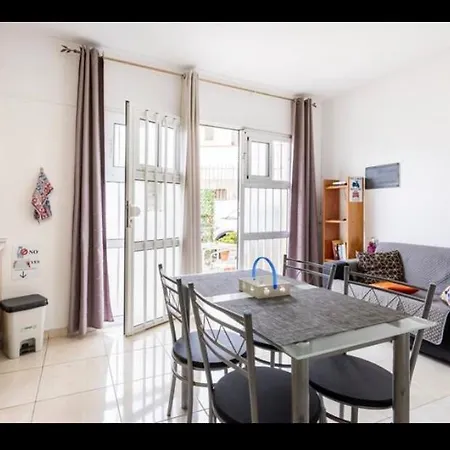 Deluxe In Shared In Cristianos Playa Habitacionstanza Air-conditioned Privatunterkunft Arona (Tenerife)